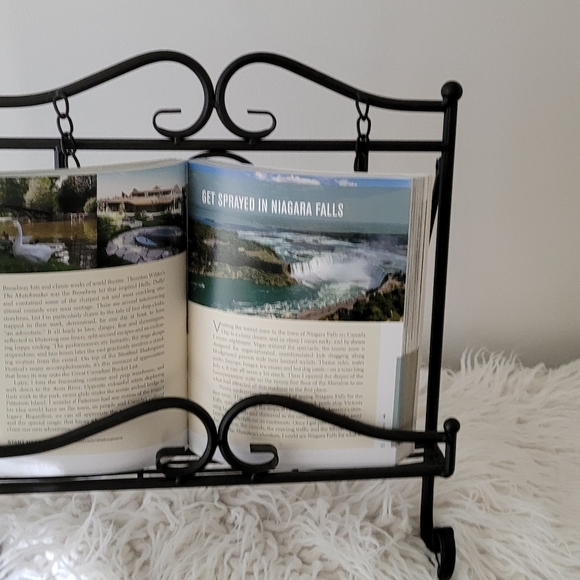 The Great Canadian Bucket List Book - Picture 2 of 3